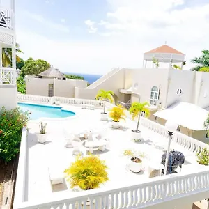 Coastal Bliss -oceanview 2-bedroom In The Heart Of Town Guest house Ocho Rios